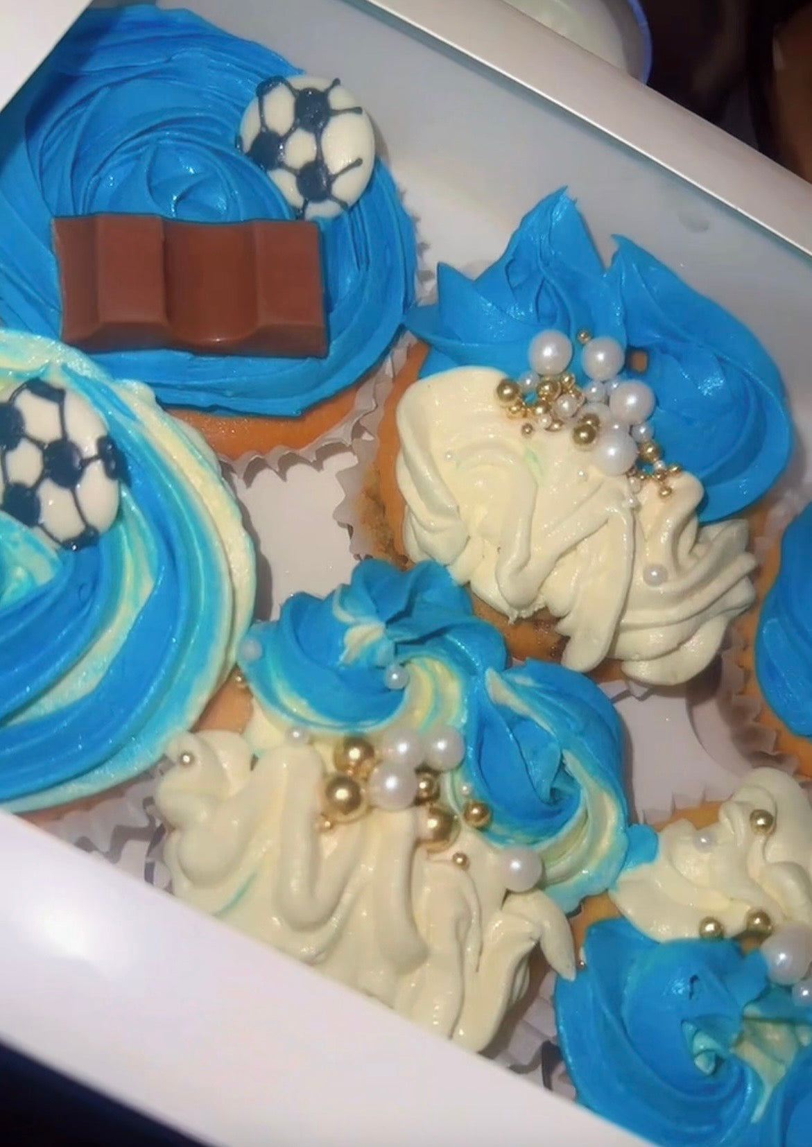 MADE TO ORDER - 6 CUPCAKES🧁